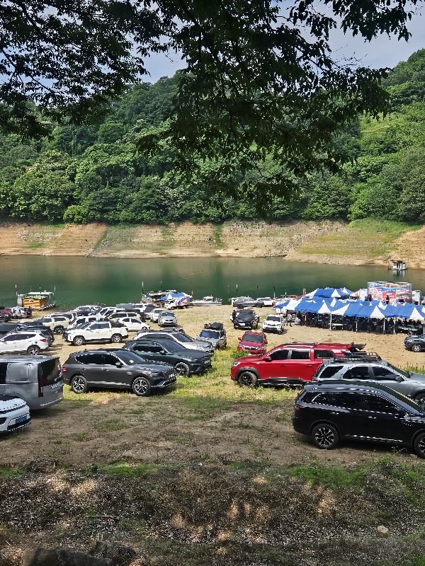 충주호 꽃바위낚시터