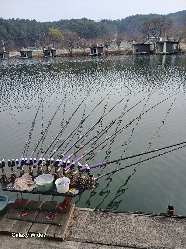 어우실낚시터 입니다  주말모습