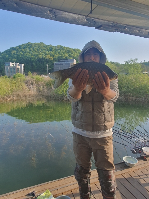 송전지장수좌대4짜조황입니다